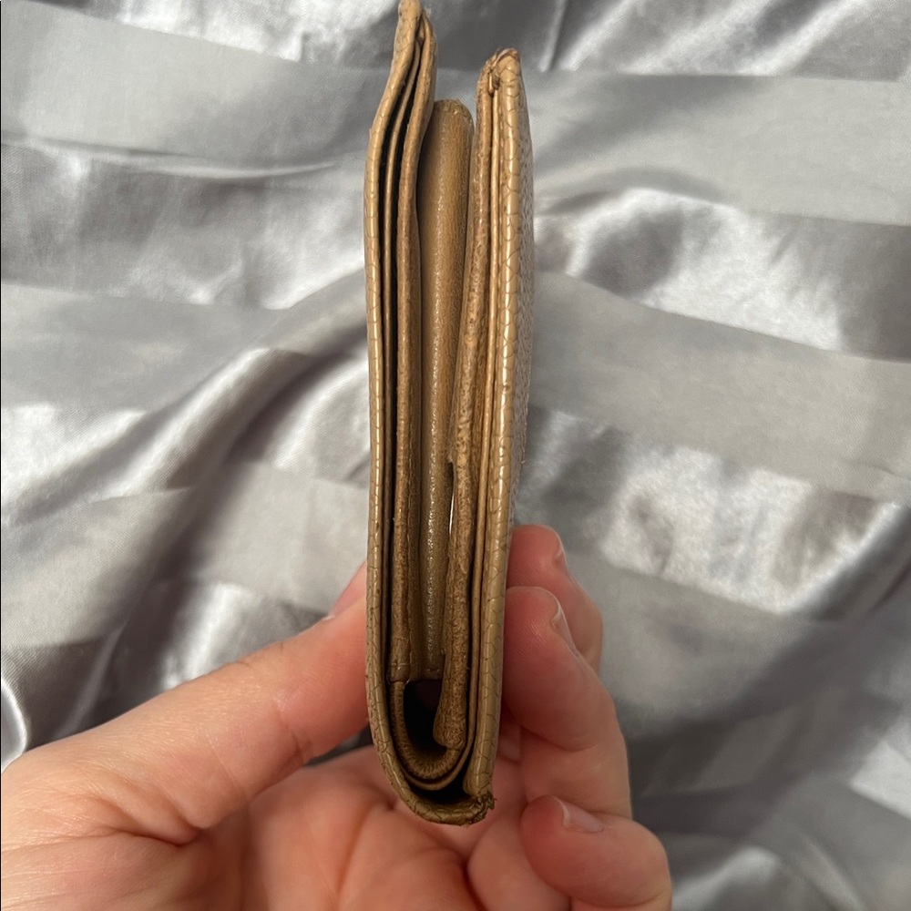 CHANEL Caviar Pebbled Wallet (Beige) - Picture 10 of 12